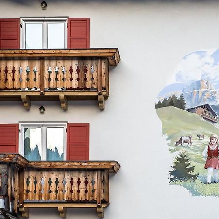 Hotel Garni Tyrolia Campitello di Fassa Zimmer foto